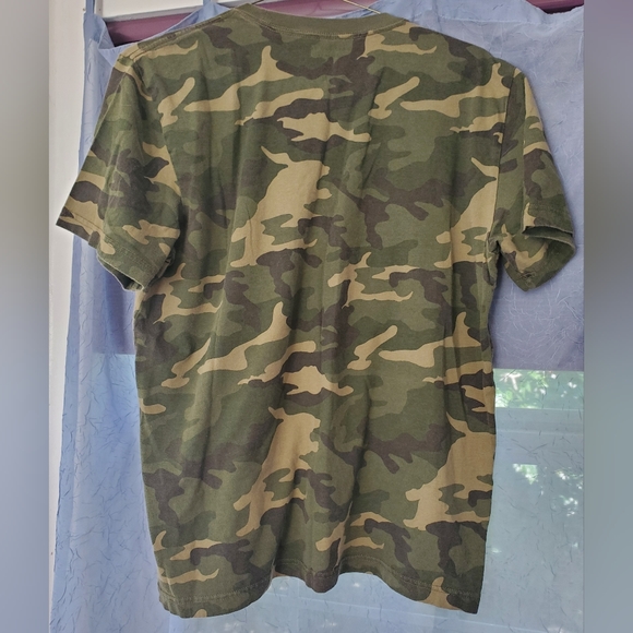 SENT TO THREDUP...Men's T-shirt, (American Eagle) - Picture 2 of 4